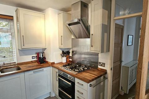 2 bedroom flat for sale, St. Albans Avenue, London, W4 5JT