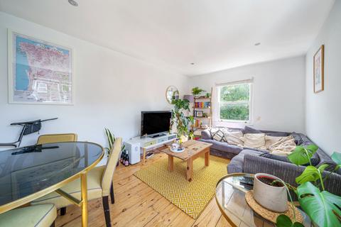 2 bedroom apartment for sale, Kemerton Road, London