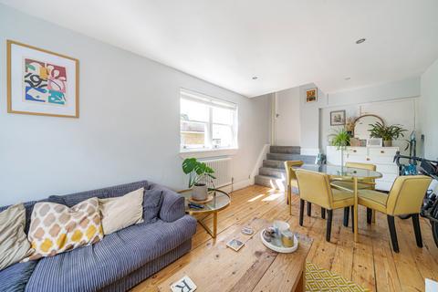 2 bedroom apartment for sale, Kemerton Road, London