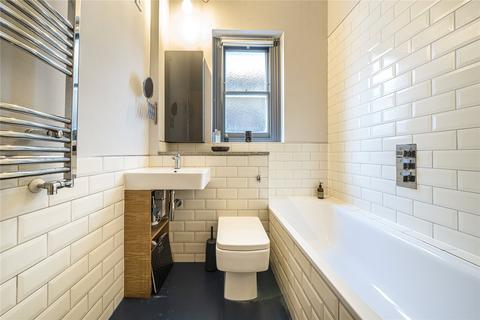 69d Tressillian Road, London, SE4 1YA