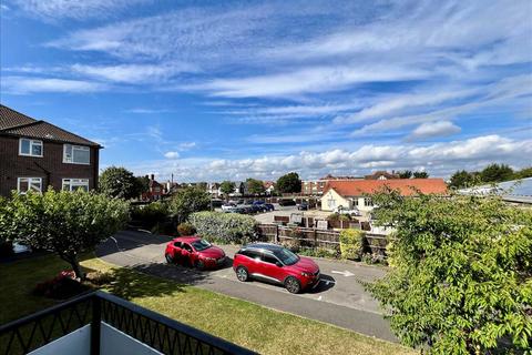 2 bedroom apartment for sale, Imperial Avenue, Westcliff on Sea SS0