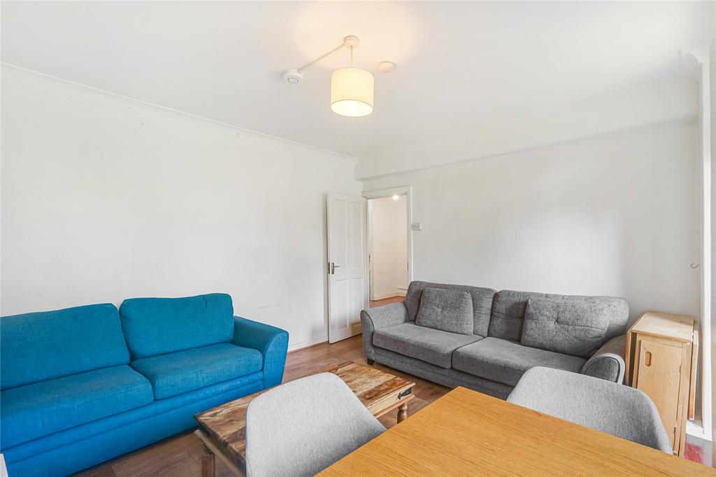 Tendring House, London SW2 4 bed apartment to rent £3,700 pcm (£854 pw)