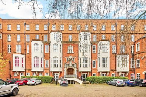 3 bedroom apartment to rent, Cormont Road, London SE5