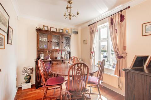 11 Bath Stone Crescent, Corsham, SN13 9EP