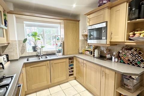 2 Ryknild Drive, Streetly, Sutton Coldfield, B74 2AZ