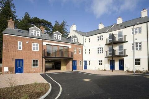 4 bedroom end of terrace house to rent, Redworth Court, Totnes