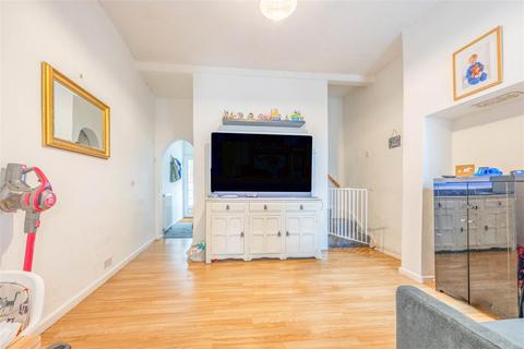 3 bedroom end of terrace house for sale, NORTH ROAD, Westcliff-On-Sea