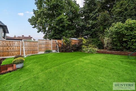 4 bedroom semi-detached house for sale, Beechway, Bexley