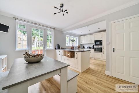 4 bedroom semi-detached house for sale, Beechway, Bexley