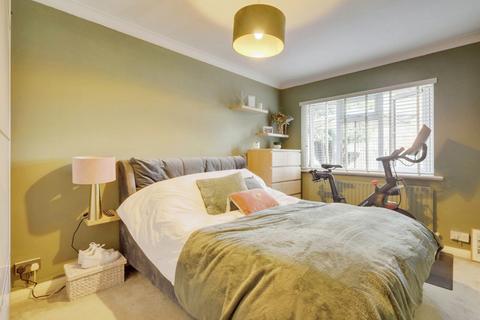 53 Castle Lane, Benfleet, SS7 2AL