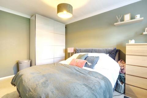 53 Castle Lane, Benfleet, SS7 2AL