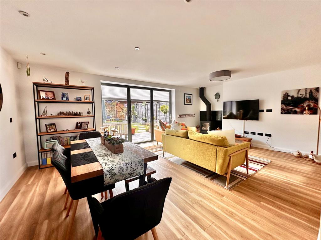 Sway Road, Lymington, Hampshire, SO41 3 bed terraced house for sale £