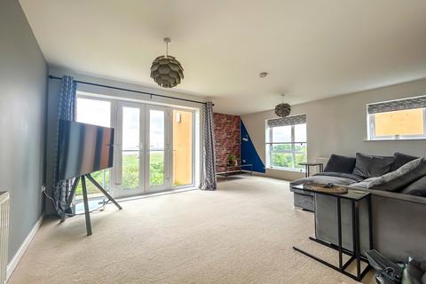 2 bedroom penthouse for sale, Kittiwake Drive, Portishead, Bristol, Somerset, BS20