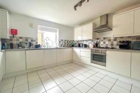 2 bedroom penthouse for sale, Kittiwake Drive, Portishead, Bristol, Somerset, BS20