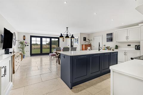 5 bedroom detached house for sale, Station Road, Launton