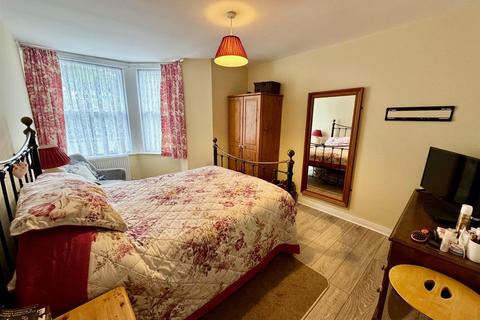 2 bedroom flat for sale, St. Martins Avenue, Scarborough