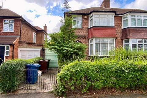 3 bedroom semi-detached house for sale, St. Andrews Drive, Stanmore, HA7