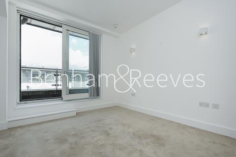 3 bedroom apartment to rent, Cadogan Road, Royal Arsenal Riverside SE18