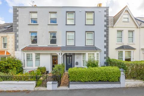 Rouge Huis Avenue, St. Peter Port, Guernsey