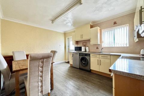 3 bedroom terraced house for sale, Wakefield Road, Swillington, Leeds