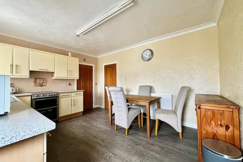 3 bedroom terraced house for sale, Wakefield Road, Swillington, Leeds