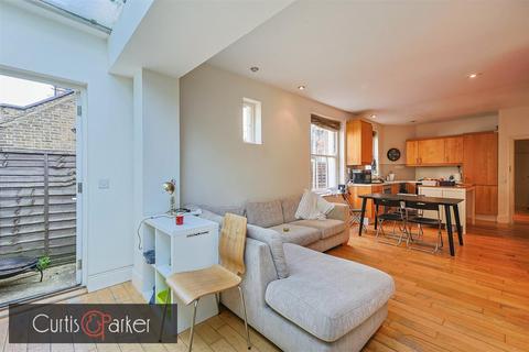 2 bedroom flat for sale, Niton Street, Fulham, SW6