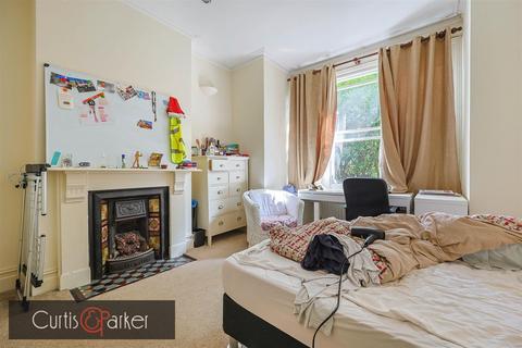 2 bedroom flat for sale, Niton Street, Fulham, SW6