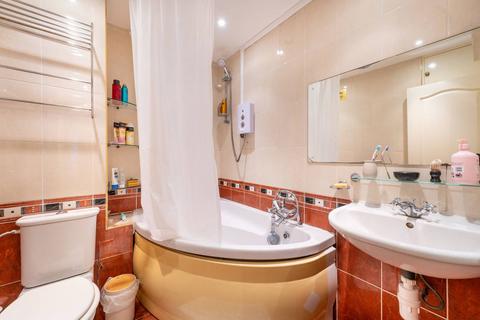 1 bedroom flat for sale, Poynter House, Ladbroke Grove, London, W11