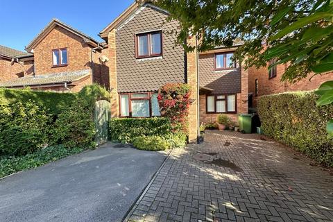 4 bedroom detached house for sale, West View, Newent GL18