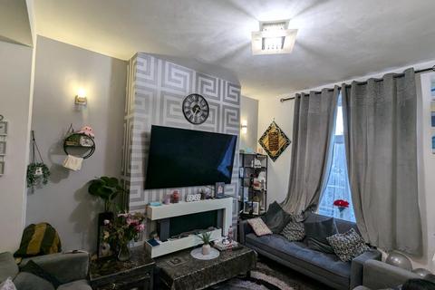 3 bedroom end of terrace house for sale, Villa Road, Oldham