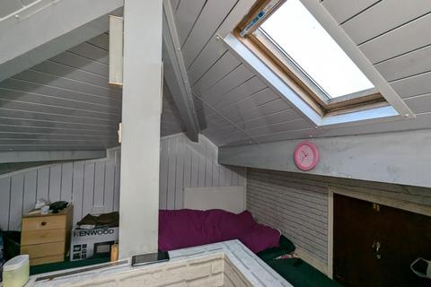 3 bedroom end of terrace house for sale, Villa Road, Oldham