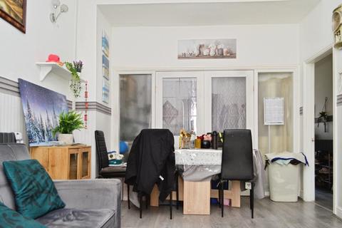3 bedroom end of terrace house for sale, Villa Road, Oldham
