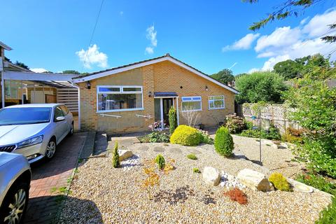 2 bedroom detached bungalow for sale, Norman Gardens, Hedge End, Southampton