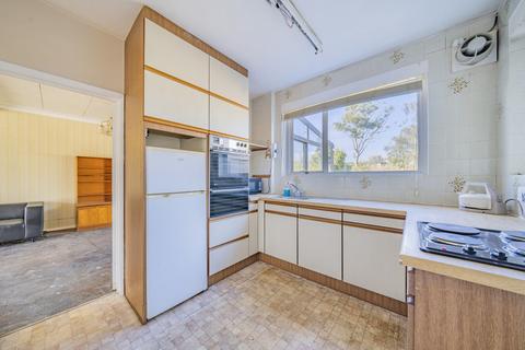 39 Eltham Palace Road, London, SE9 5LU