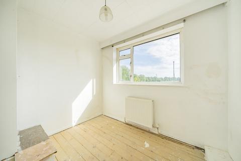 39 Eltham Palace Road, London, SE9 5LU