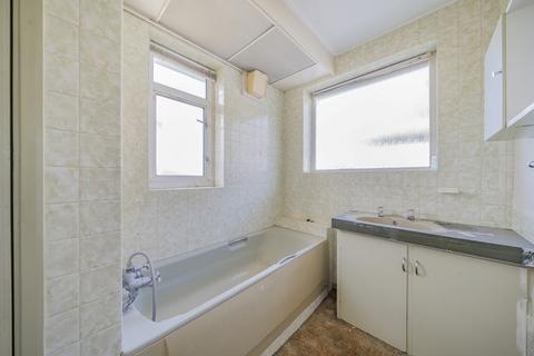 39 Eltham Palace Road, London, SE9 5LU