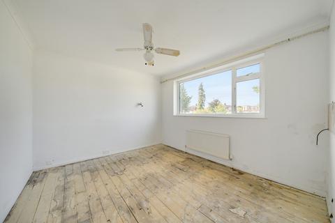 39 Eltham Palace Road, London, SE9 5LU