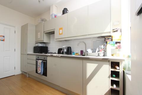 2 bedroom apartment to rent, Westbury Avenue, London, N22