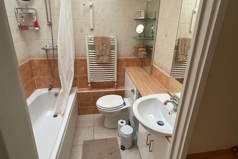 36 Defiant Way, Wallington, SM6 9HD