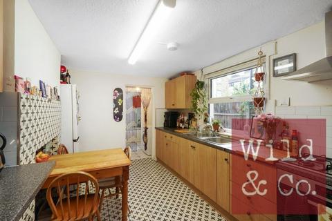 2 bedroom flat for sale, Barretts Grove, Hackney