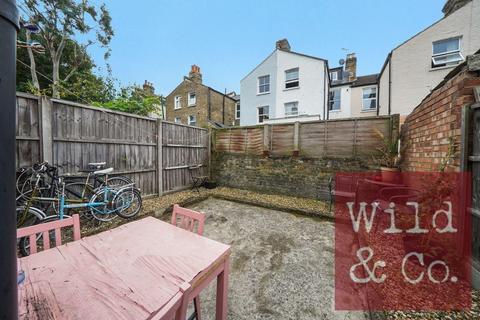 2 bedroom flat for sale, Barretts Grove, Hackney