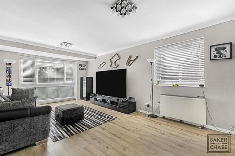 2 bedroom flat for sale, Wellington Road, Enfield EN1