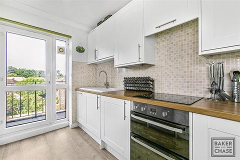 2 bedroom flat for sale, Wellington Road, Enfield EN1