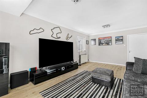 2 bedroom flat for sale, Wellington Road, Enfield EN1