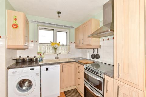 18 Beechwood Close, St Marys Bay, Romney Marsh, TN29 0XF