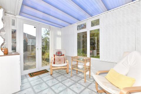 18 Beechwood Close, St Marys Bay, Romney Marsh, TN29 0XF