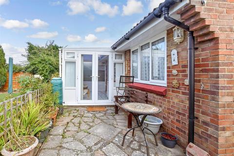 18 Beechwood Close, St Marys Bay, Romney Marsh, TN29 0XF