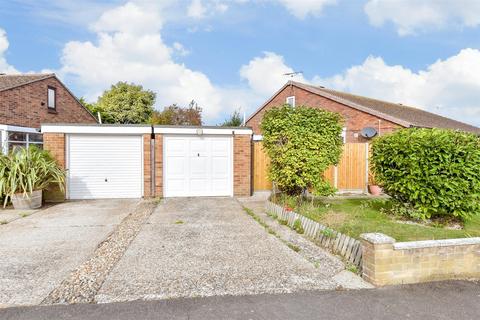 18 Beechwood Close, St Marys Bay, Romney Marsh, TN29 0XF