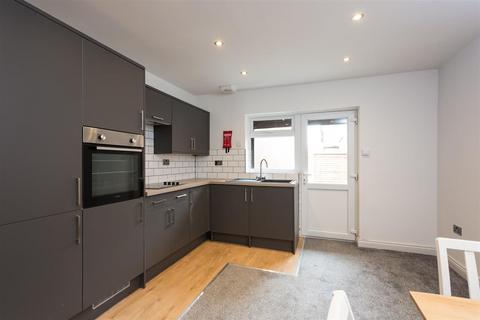 2 bedroom flat to rent, Intake Avenue, York