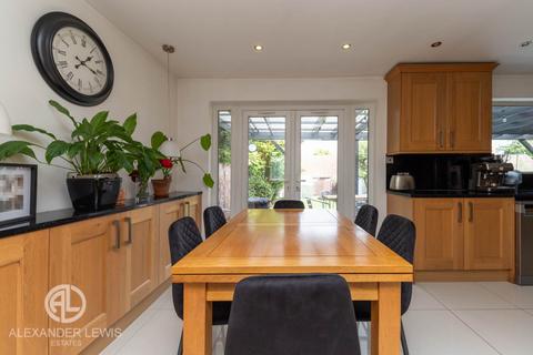 4 bedroom semi-detached house for sale, Bedford Road, Letchworth Garden City, SG6 4DU